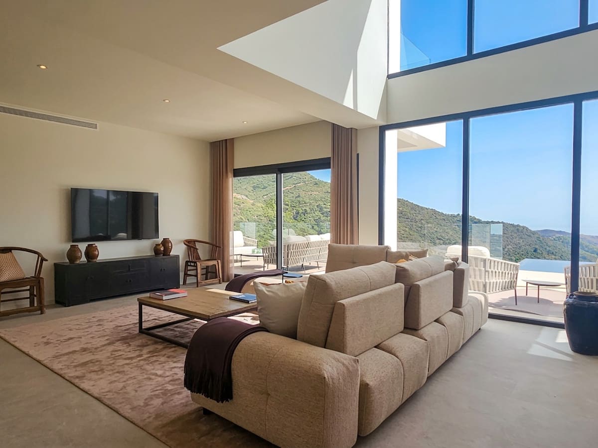 5 bedroom Villa for sale in Benahavis with pool garage - € 3,875,000 (Ref: 10088436)