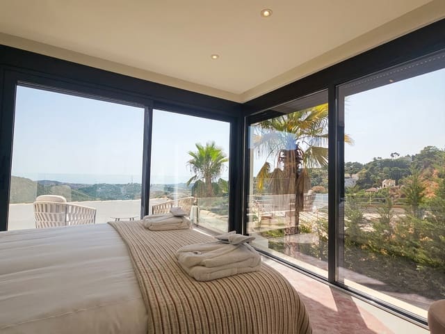 5 bedroom Villa for sale in Benahavís with pool garage - € 3,875,000 (Ref: 10088436)