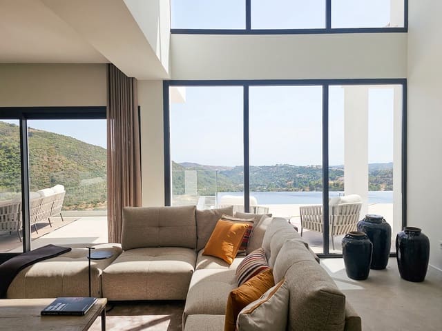 5 bedroom Villa for sale in Benahavís with pool garage - € 3,875,000 (Ref: 10088436)