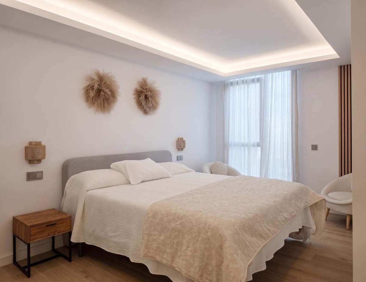 4 sypialnia Willa na sprzedaż w El Paraiso z basenem - 1 800 000 € (Ref: 10088437)