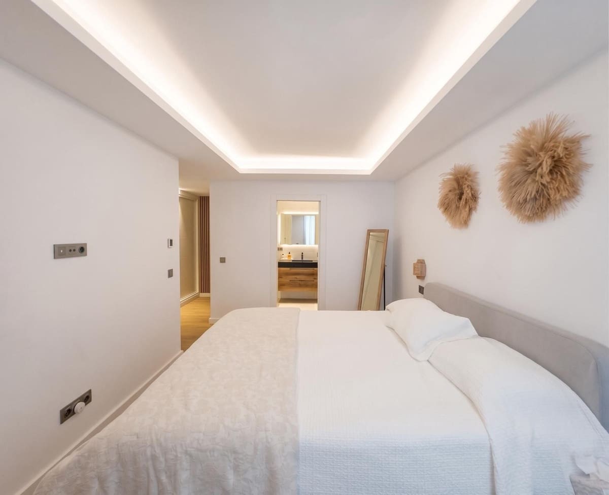 4 sypialnia Willa na sprzedaż w El Paraiso z basenem - 1 800 000 € (Ref: 10088437)