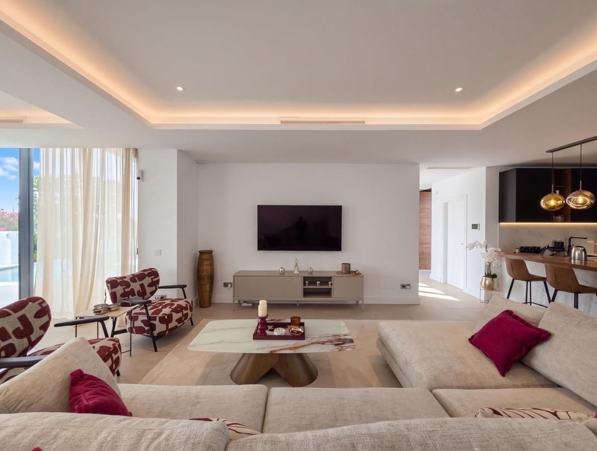 4 sypialnia Willa na sprzedaż w El Paraiso z basenem - 1 800 000 € (Ref: 10088437)