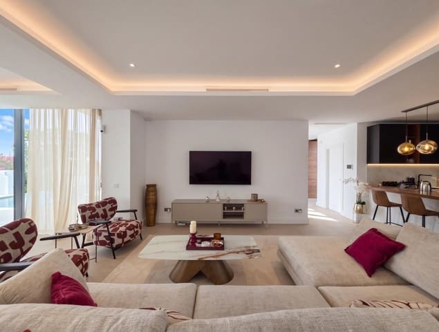 4 sypialnia Willa na sprzedaż w El Paraiso, Estepona z basenem - 1 800 000 € (Ref: 10088437)