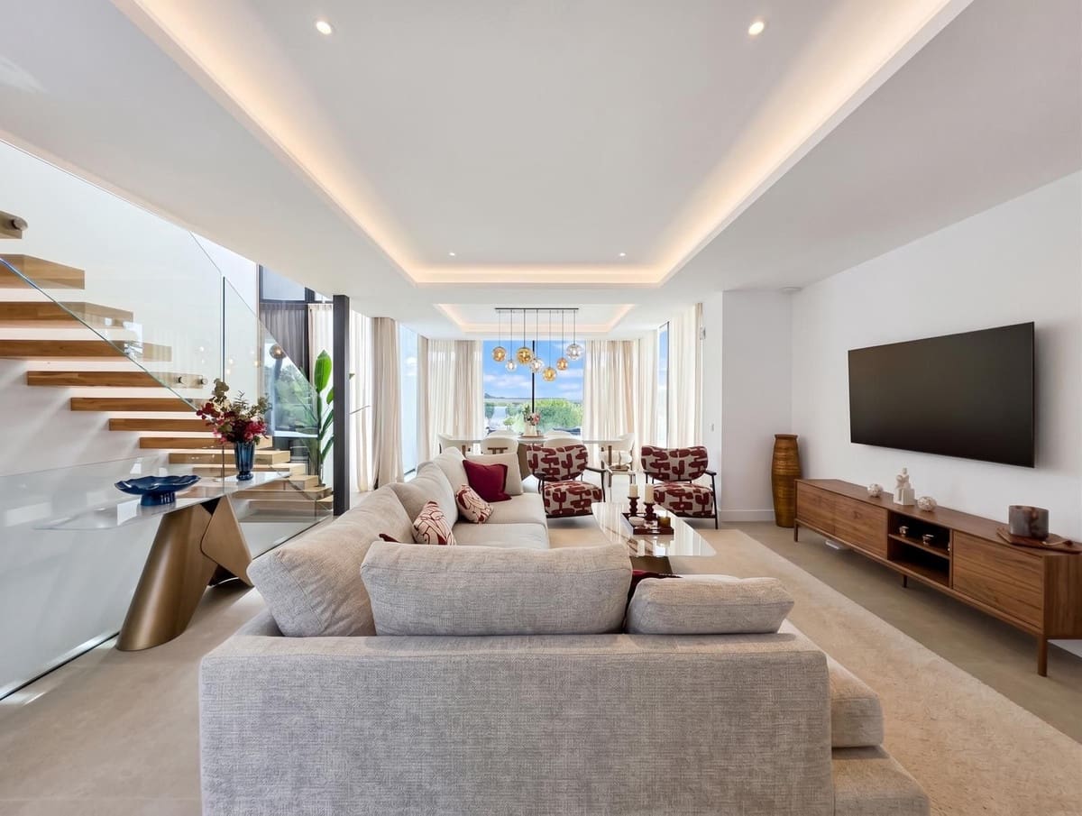 4 sypialnia Willa na sprzedaż w El Paraiso z basenem - 1 800 000 € (Ref: 10088437)
