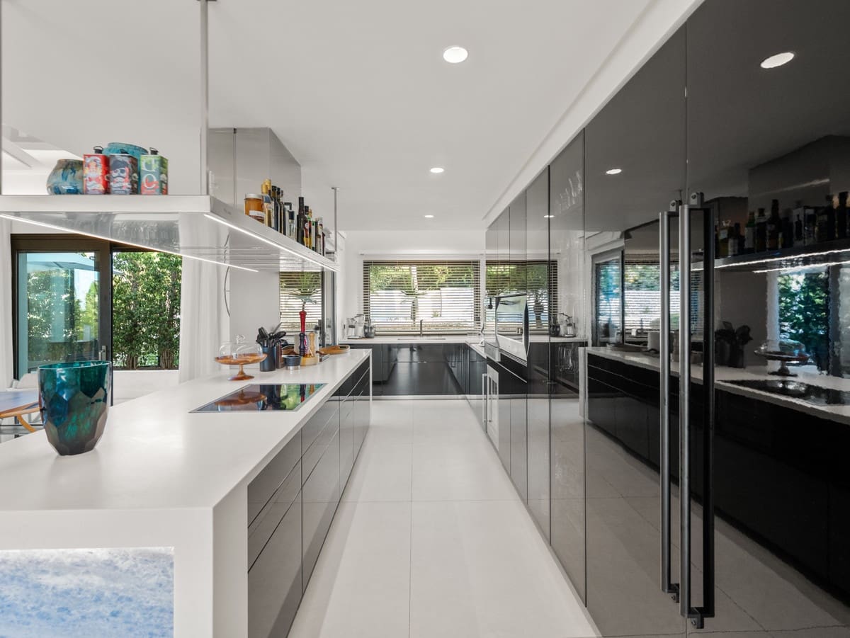 5 quarto Moradia para venda em Golden Mile com piscina - 3 250 000 € (Ref: 10094010)