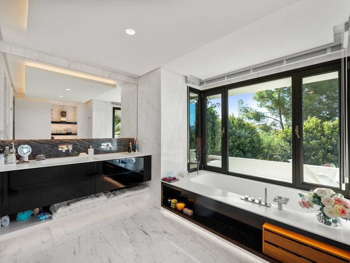 5 quarto Moradia para venda em Golden Mile com piscina - 3 250 000 € (Ref: 10094010)