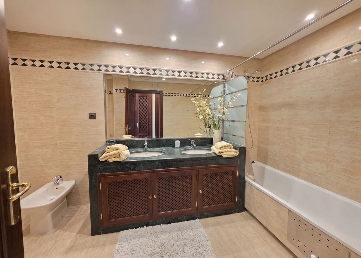 2 quarto Apartamento para venda em La Mairena com piscina garagem - 445 000 € (Ref: 10094012)