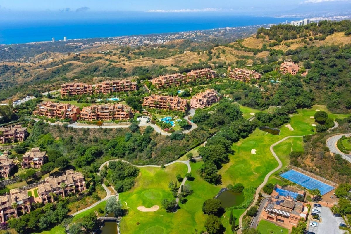 2 quarto Apartamento para venda em La Mairena com piscina garagem - 445 000 € (Ref: 10094012)