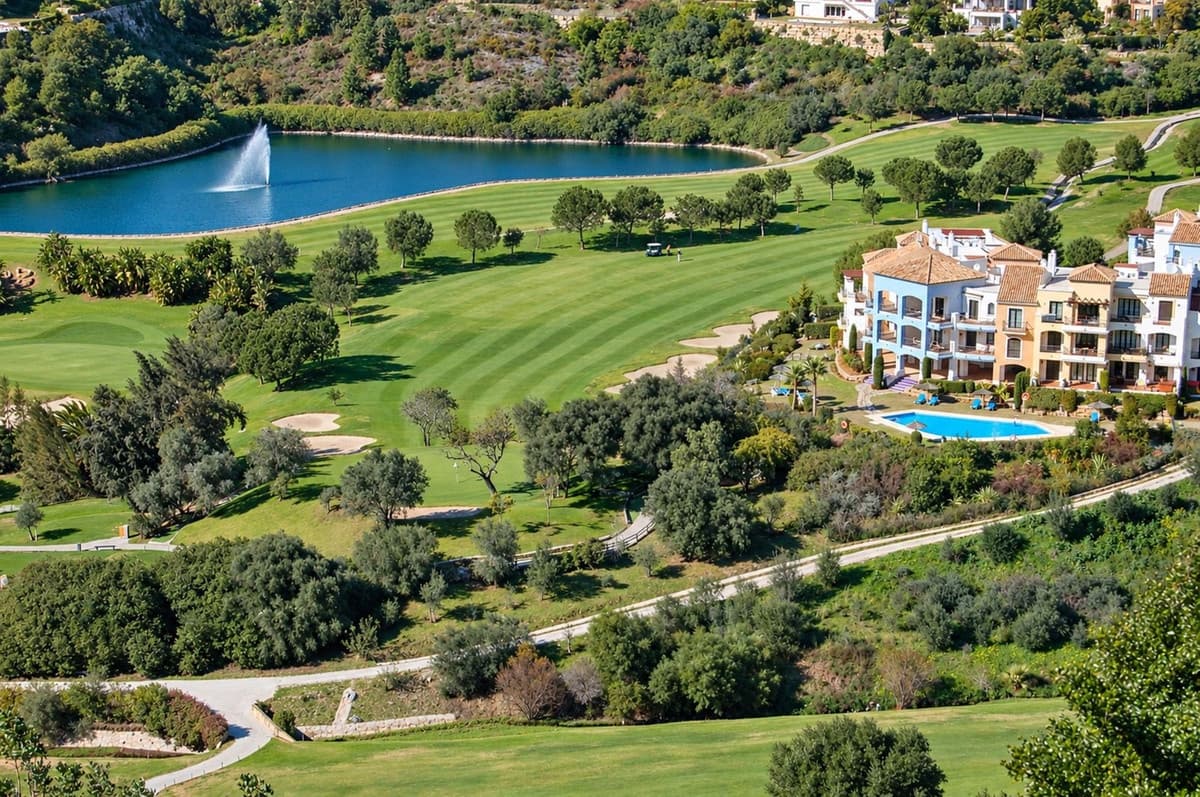 3 soveværelse Lejlighed til salg i Los Arqueros med swimmingpool garage - € 475.000 (Ref: 10094016)