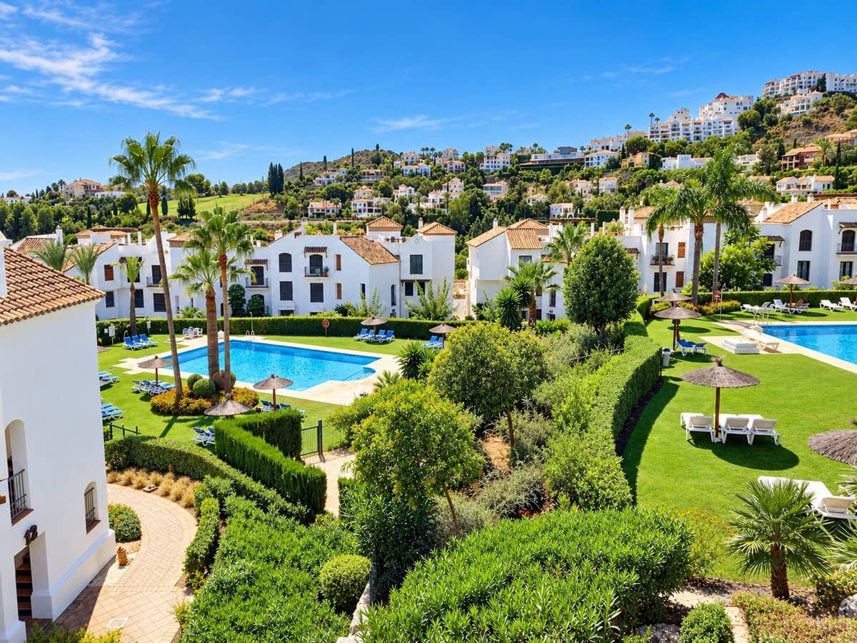 3 soveværelse Lejlighed til salg i Los Arqueros med swimmingpool garage - € 475.000 (Ref: 10094016)