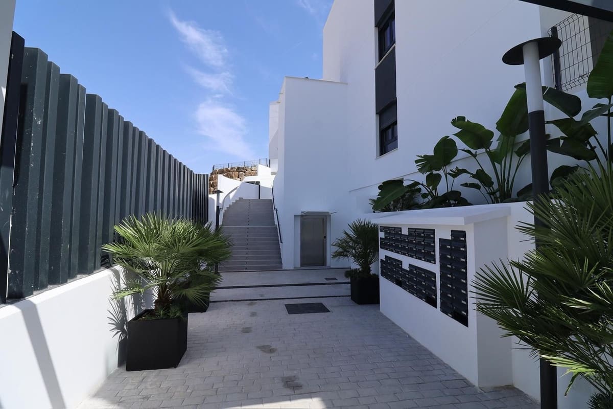 3 sypialnia Apartament na sprzedaż w El Chaparral z basenem garażem - 525 000 € (Ref: 10094019)