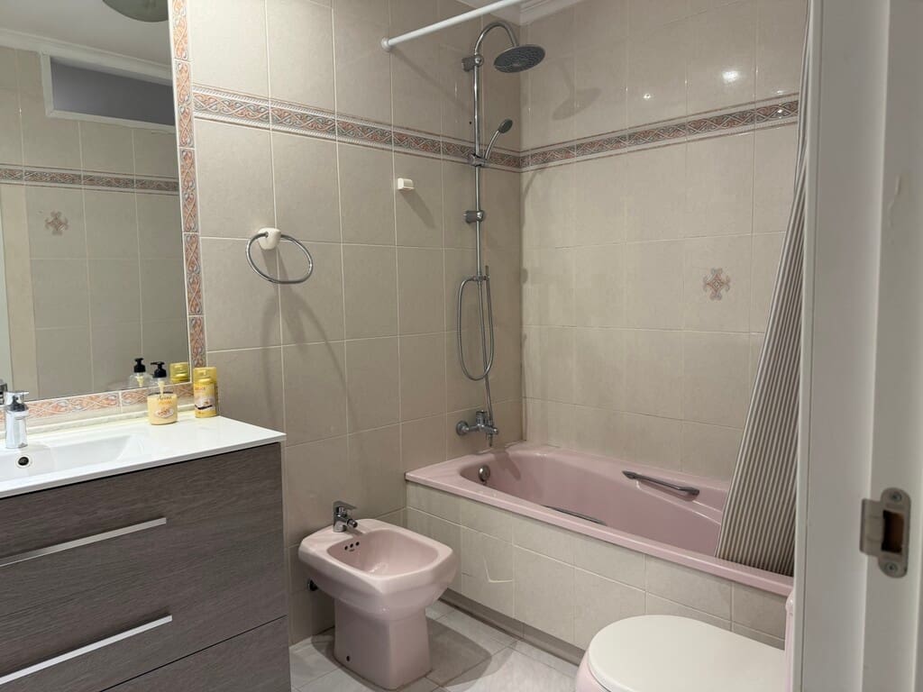 3 slaapkamer Appartement te koop in Fuengirola - € 420.000 (Ref: 10094021)