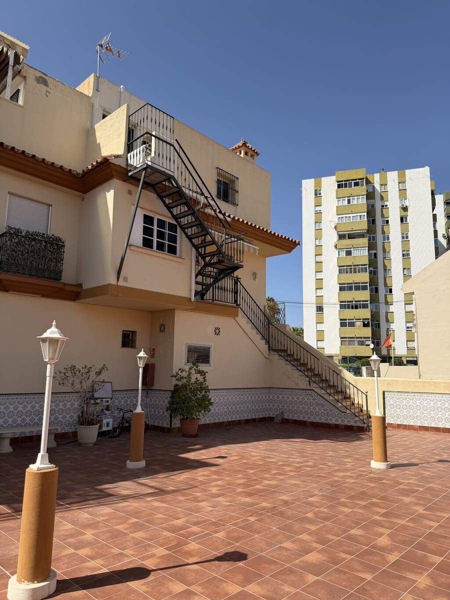 3 slaapkamer Appartement te koop in Fuengirola - € 420.000 (Ref: 10094021)