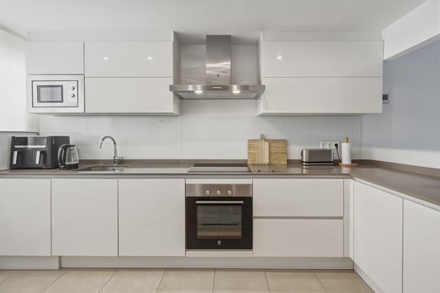2 soveværelse Lejlighed til salg i San Pedro de Alcantara, Marbella med swimmingpool garage - € 525.000 (Ref: 10094022)