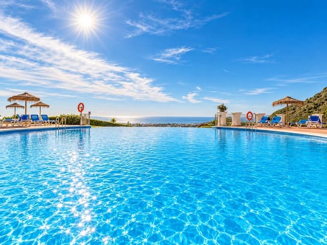 Apartamento de 3 habitaciones en Los Arqueros, Benahavís en venta con piscina - 585.000 € (Ref: 10097272)
