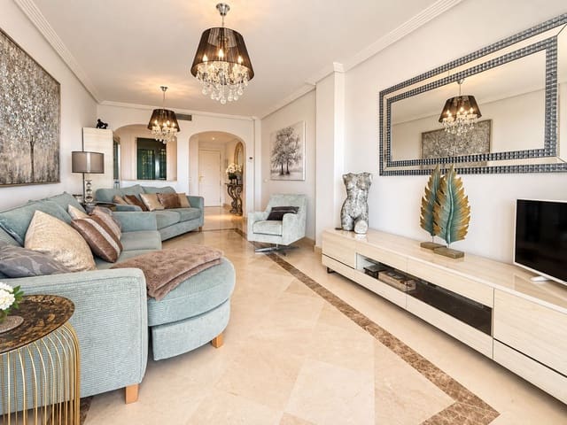 Apartamento de 3 habitaciones en Los Arqueros, Benahavís en venta con piscina - 585.000 € (Ref: 10097272)