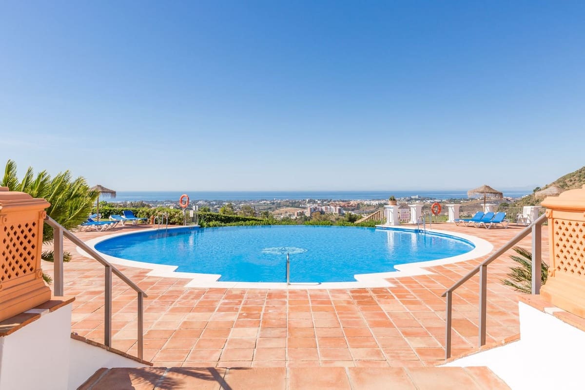 Apartamento de 3 habitaciones en Los Arqueros en venta con piscina - 585.000 € (Ref: 10097272)