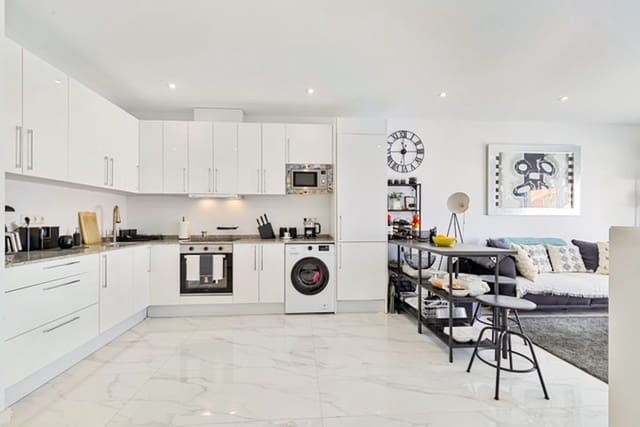 2 sypialnia Apartament na sprzedaż w Marbella - 300 000 € (Ref: 10097273)