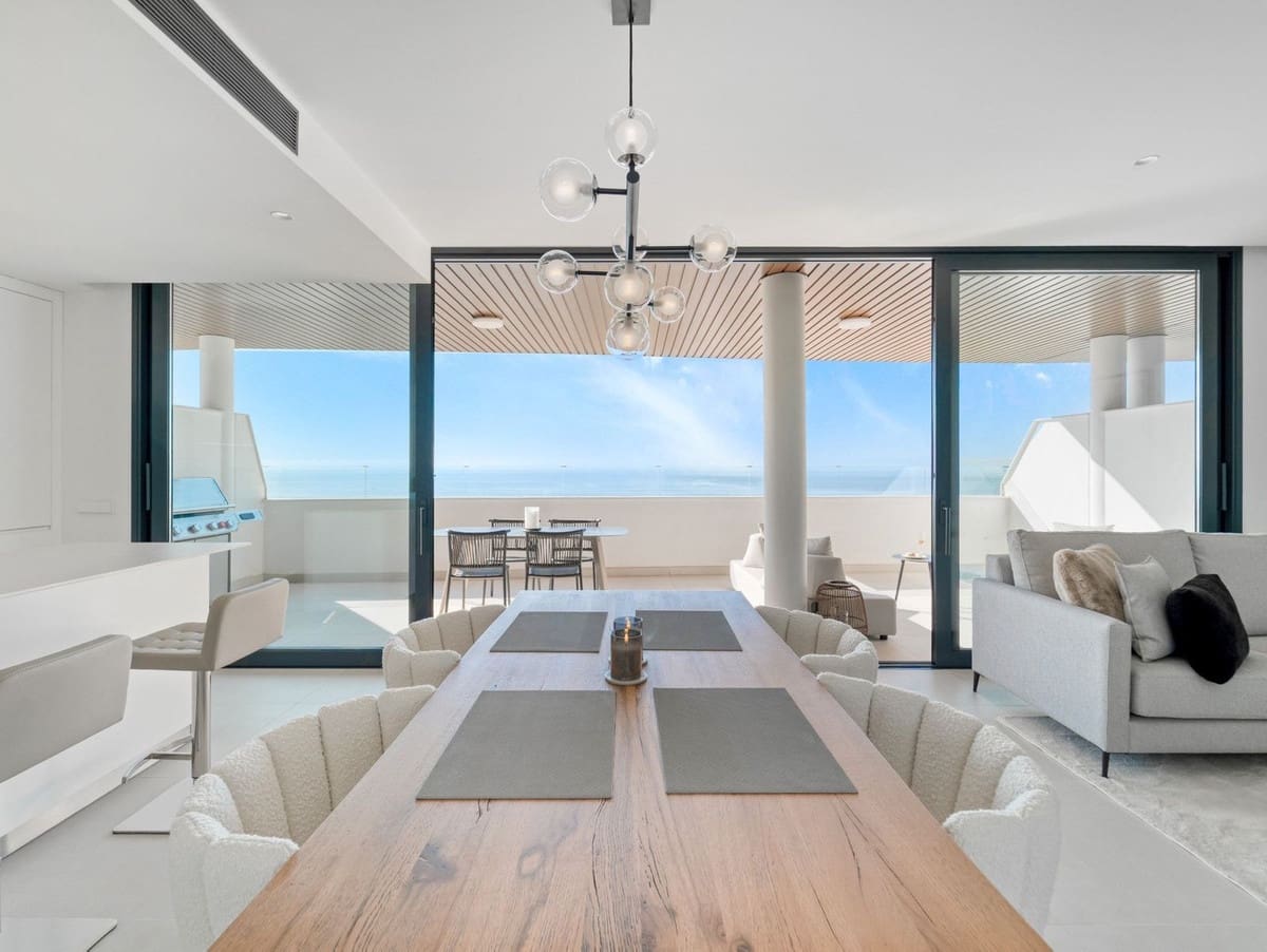 2 soveværelse Lejlighed til salg i Fuengirola med swimmingpool garage - € 650.000 (Ref: 10097274)