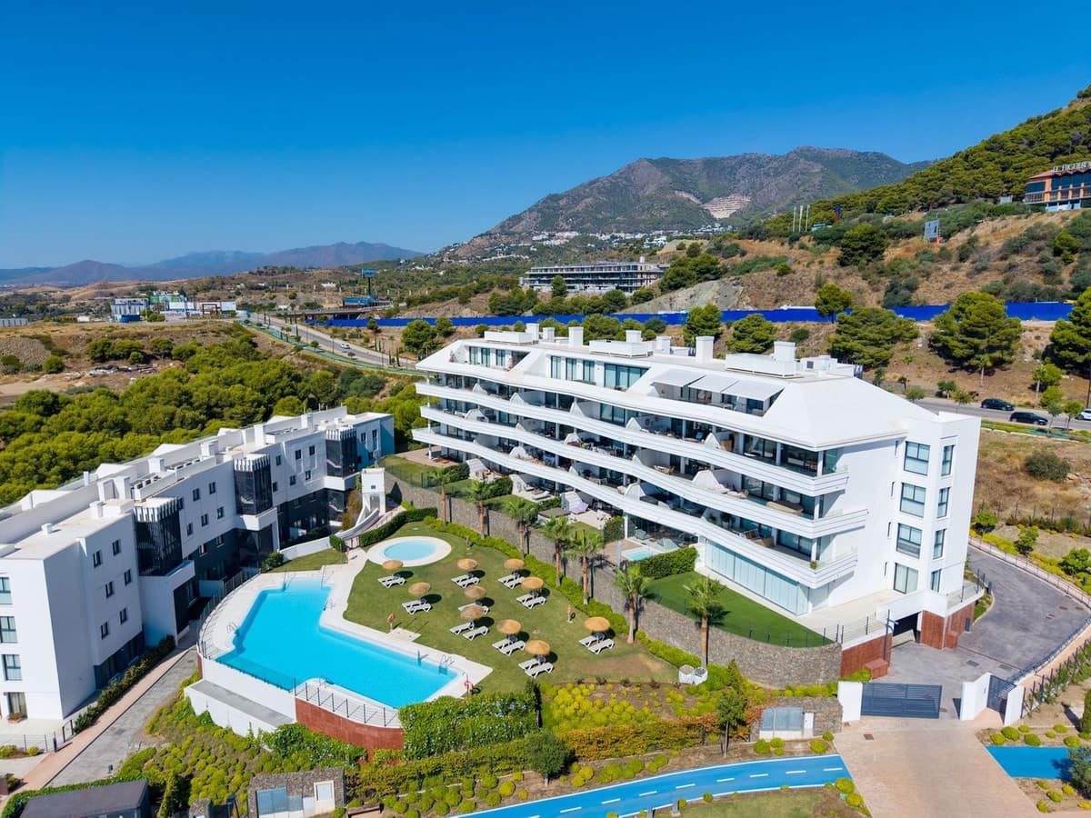 2 soveværelse Lejlighed til salg i Fuengirola med swimmingpool garage - € 650.000 (Ref: 10097274)