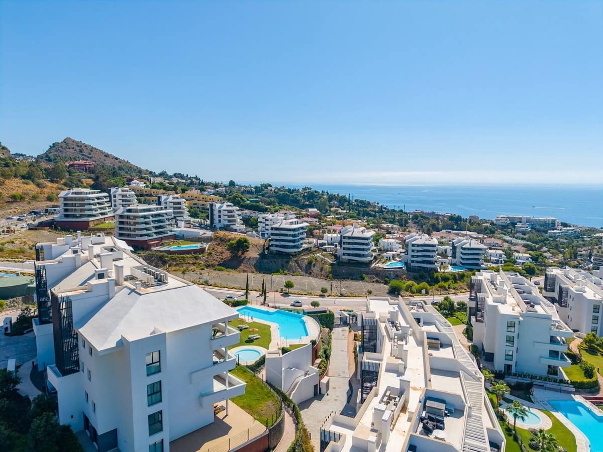 2 soveværelse Lejlighed til salg i Fuengirola med swimmingpool garage - € 650.000 (Ref: 10097274)