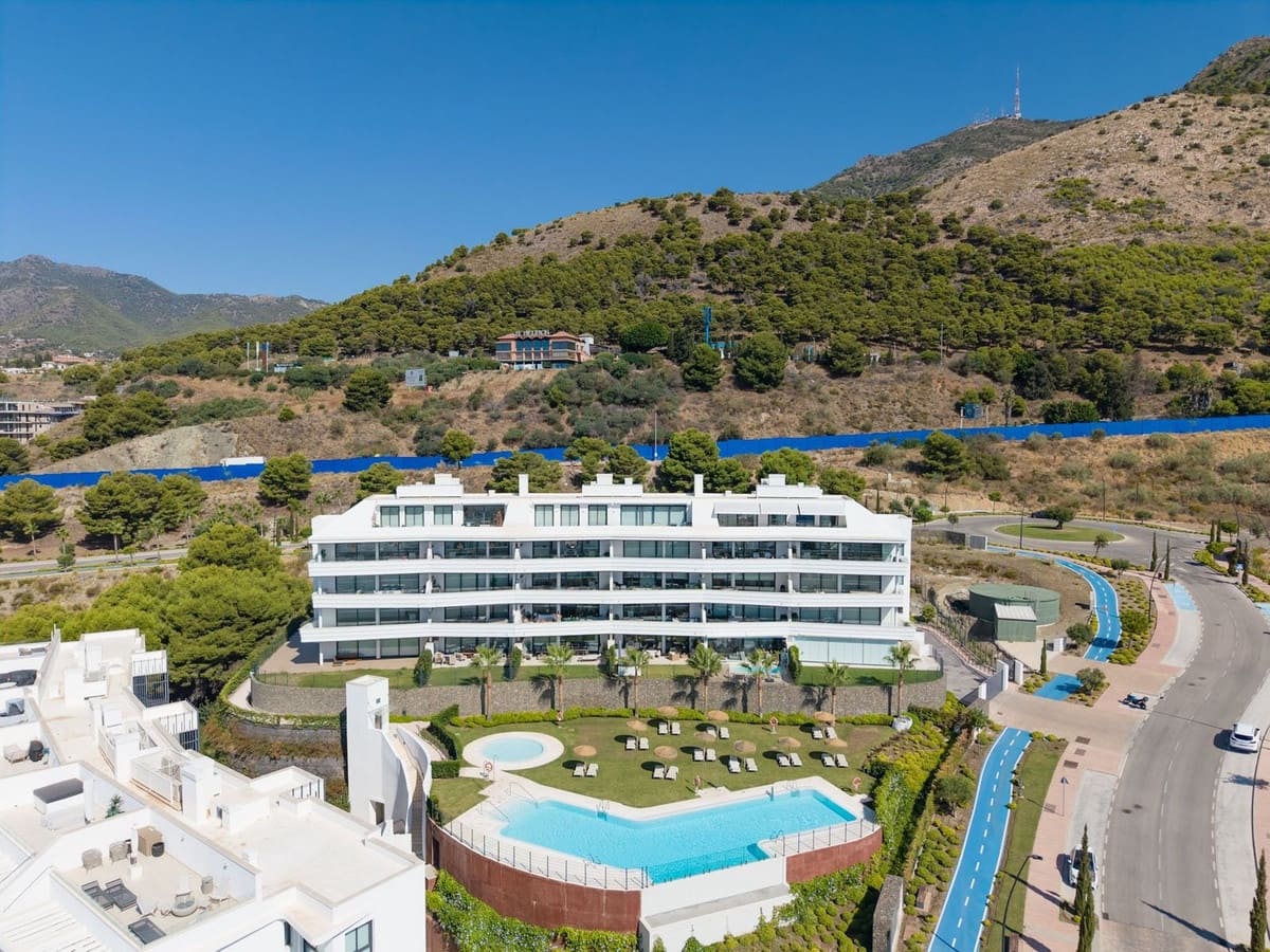 2 soveværelse Lejlighed til salg i Fuengirola med swimmingpool garage - € 650.000 (Ref: 10097274)