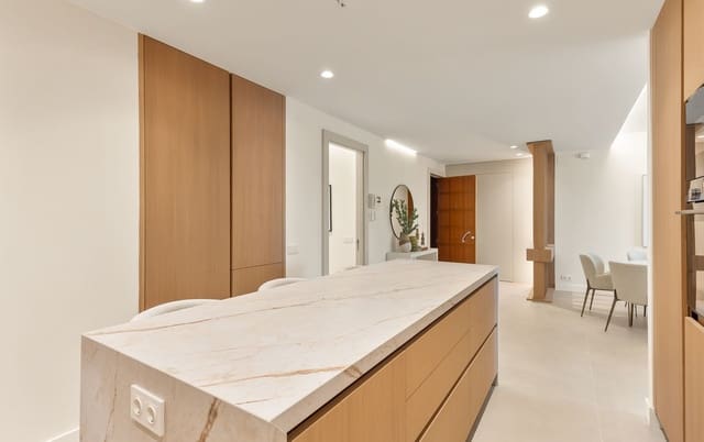 3 soverom Leilighet til salgs i Golden Mile, Marbella med svømmebasseng - € 3 200 000 (Ref: 10099602)