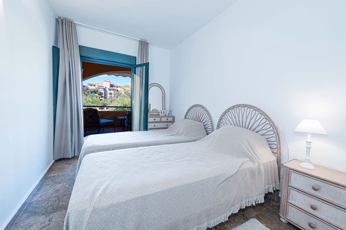 3 sovrum Lägenhet till salu i San Pedro de Alcantara med pool garage - 725 000 € (Ref: 10099604)