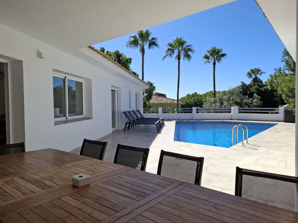 5 sovrum Villa till salu i Mijas Costa med pool garage - 1 345 000 € (Ref: 10099606)