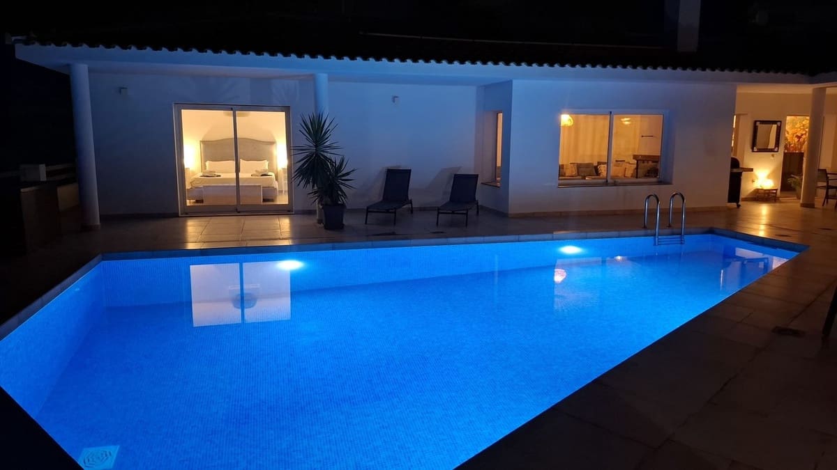 5 bedroom Villa for sale in Mijas Costa with pool garage - € 1,339,000 (Ref: 10099606)