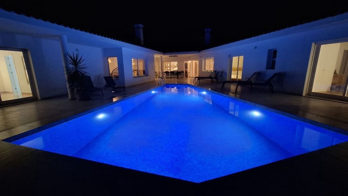 5 bedroom Villa for sale in Mijas Costa with pool garage - € 1,339,000 (Ref: 10099606)