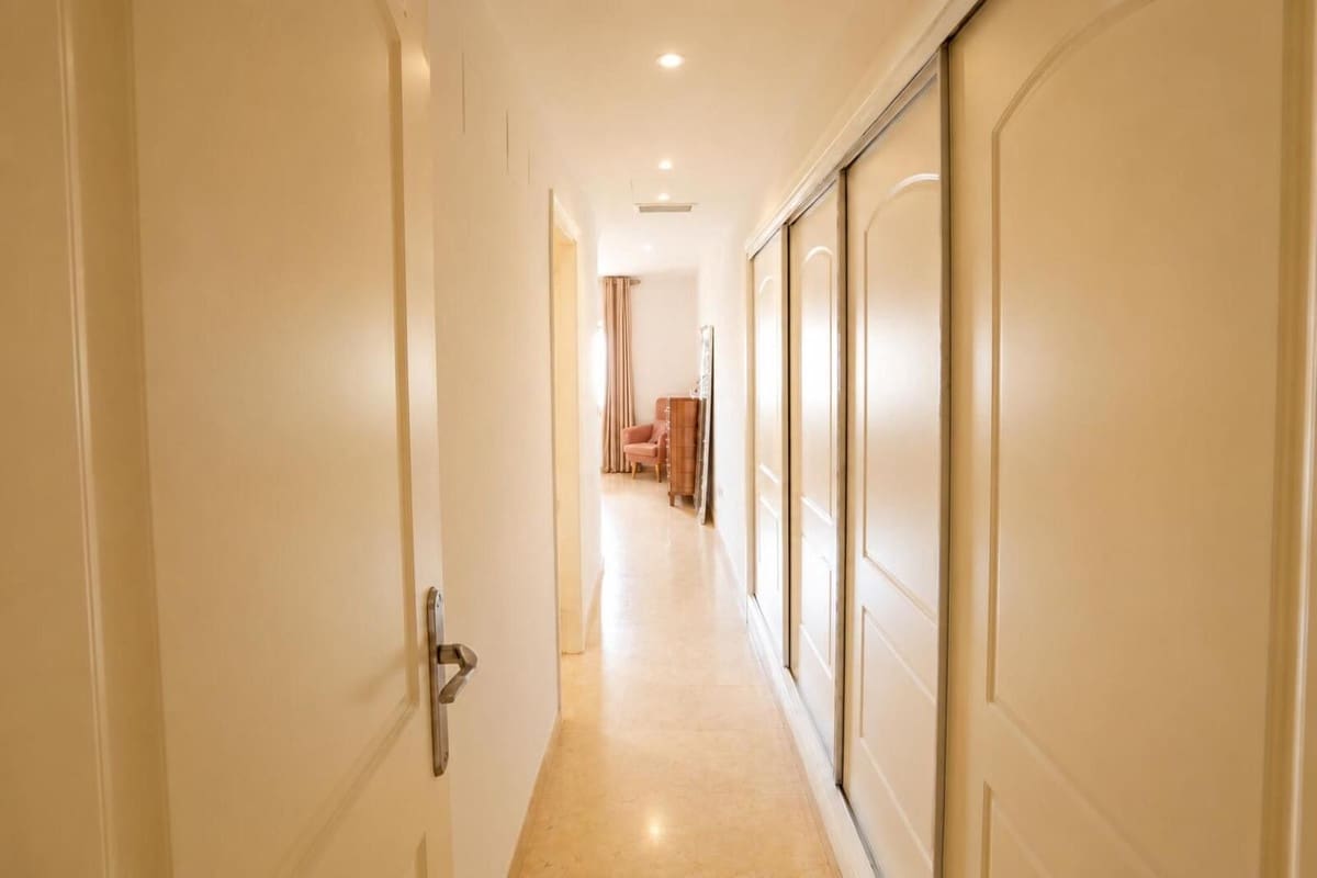 2 Zimmer Apartment zu verkaufen in Elviria mit Pool Garage - 419.000 € (Ref: 10101308)