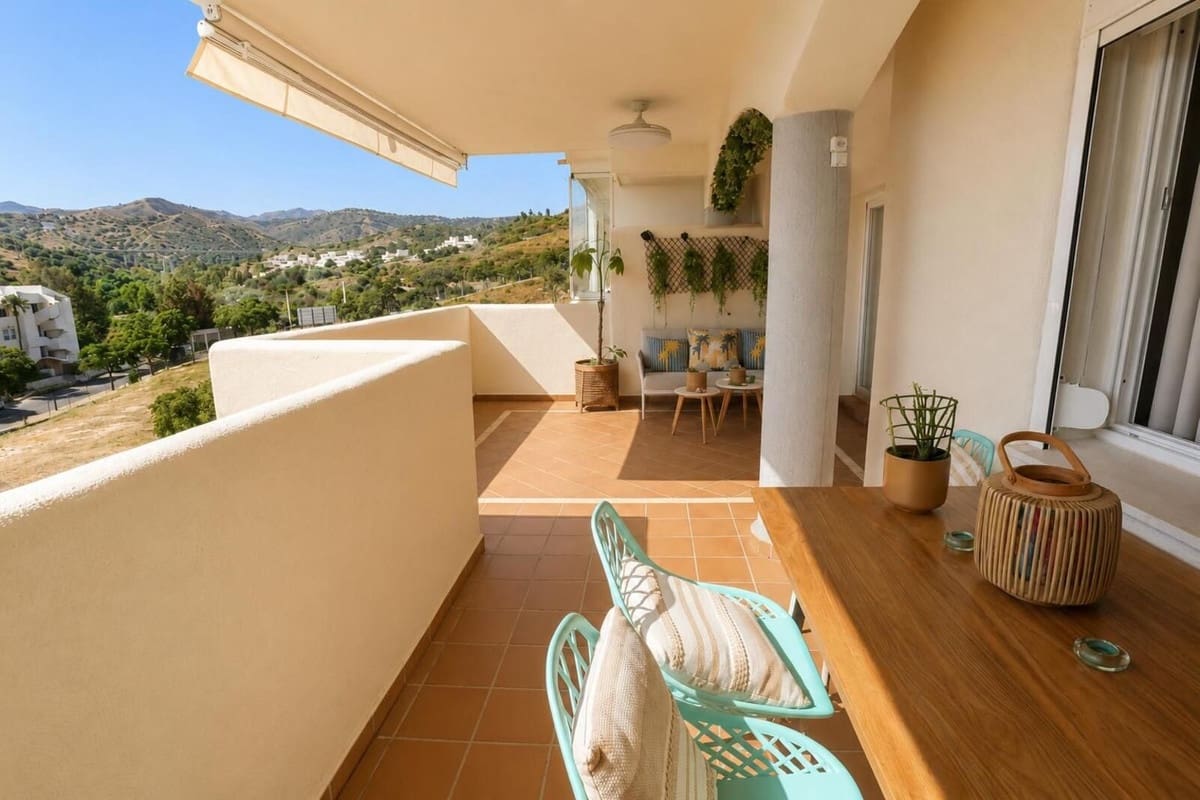 2 Zimmer Apartment zu verkaufen in Elviria mit Pool Garage - 419.000 € (Ref: 10101308)