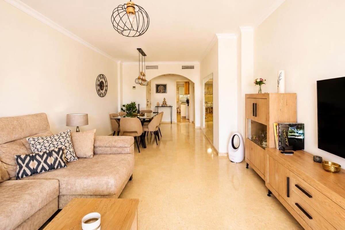 2 Zimmer Apartment zu verkaufen in Elviria mit Pool Garage - 419.000 € (Ref: 10101308)