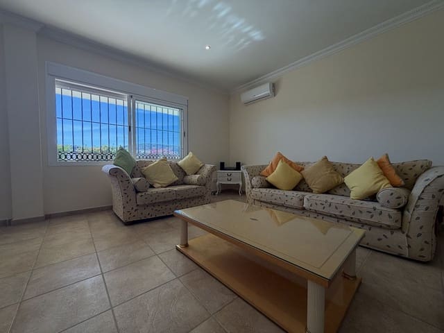 4 sypialnia Willa na sprzedaż w Estepona z basenem garażem - 950 000 € (Ref: 10101309)