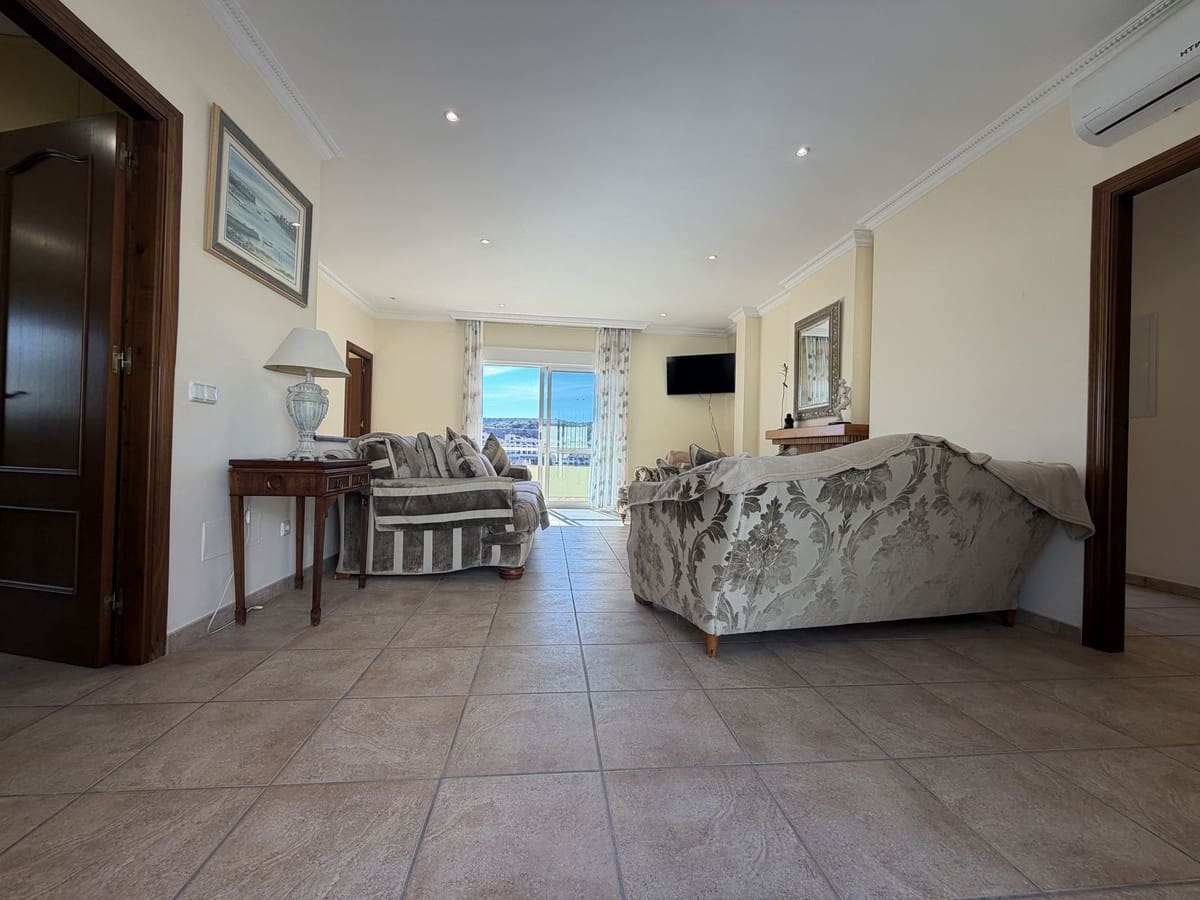 4 sypialnia Willa na sprzedaż w Estepona z basenem garażem - 950 000 € (Ref: 10101309)