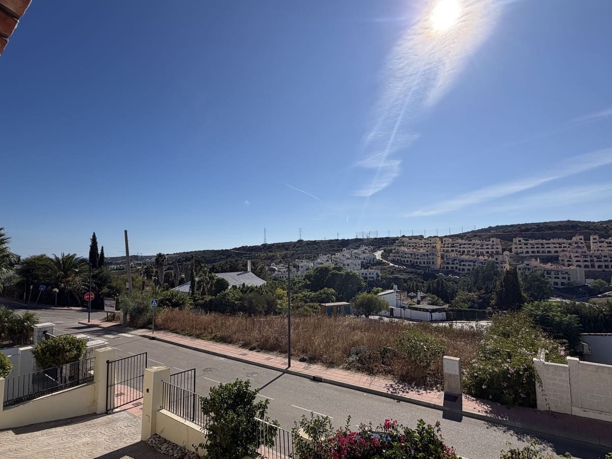 4 sypialnia Willa na sprzedaż w Estepona z basenem garażem - 950 000 € (Ref: 10101309)