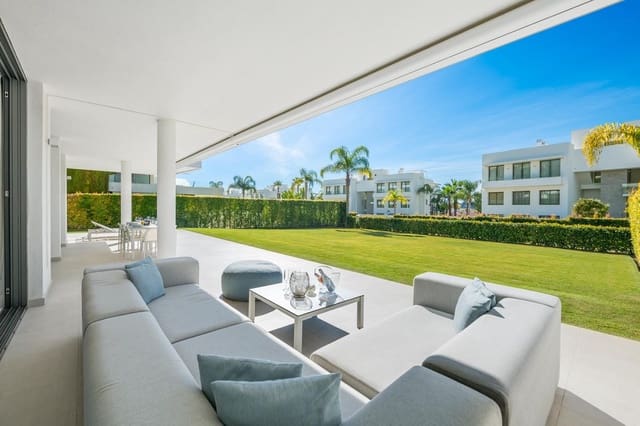 3 chambre Appartement à vendre à Estepona avec piscine garage - 1 200 000 € (Ref: 10101311)