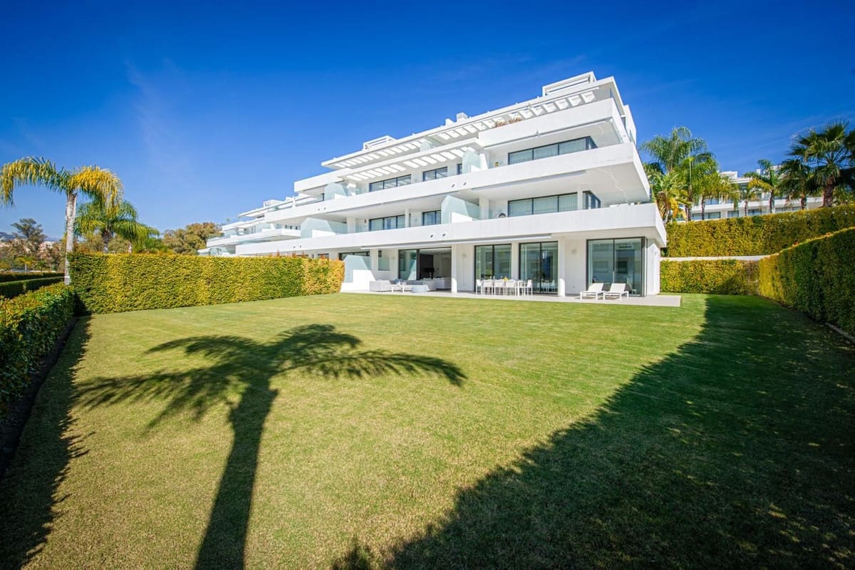 3 chambre Appartement à vendre à Estepona avec piscine garage - 1 200 000 € (Ref: 10101311)