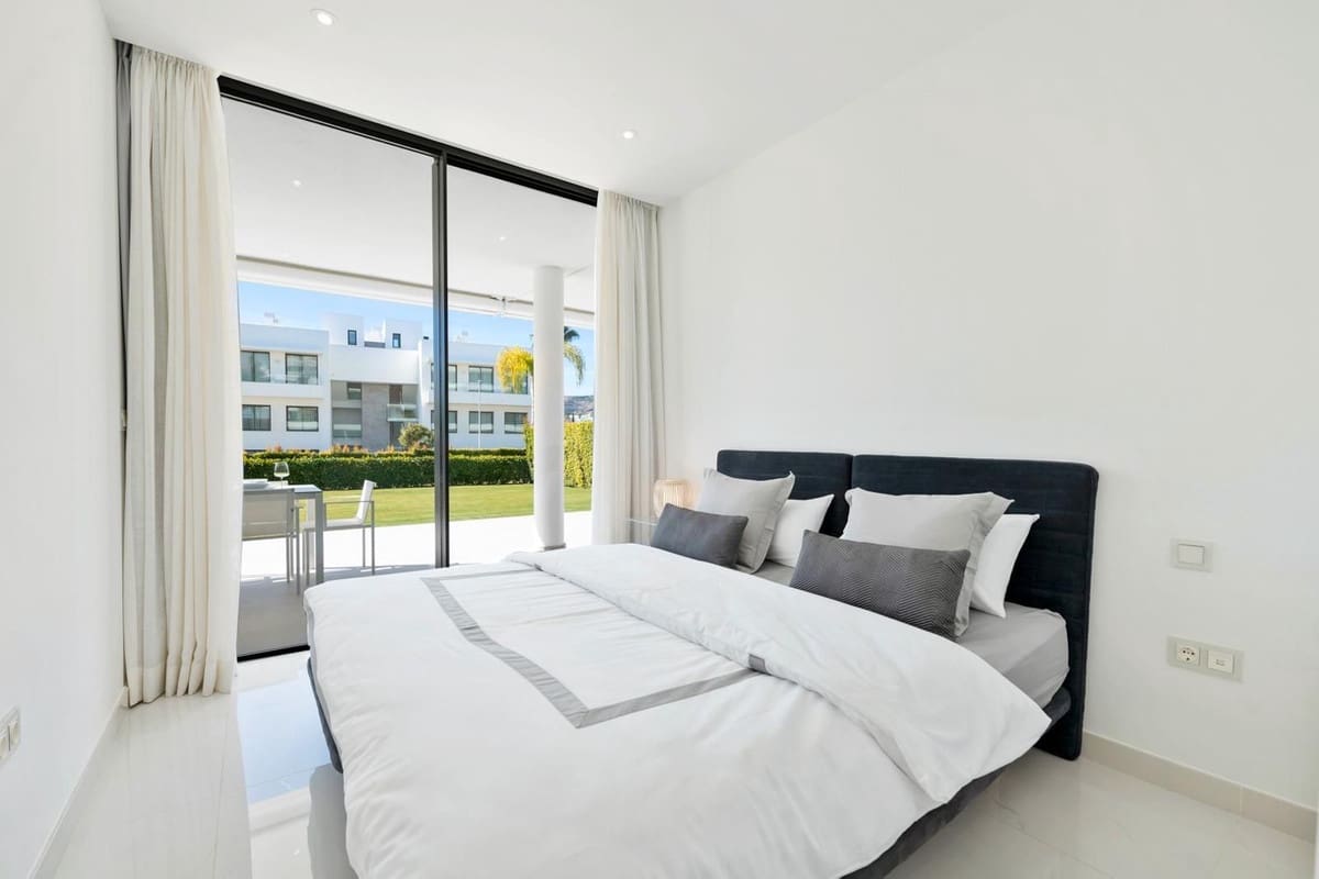 3 chambre Appartement à vendre à Estepona avec piscine garage - 1 200 000 € (Ref: 10101311)