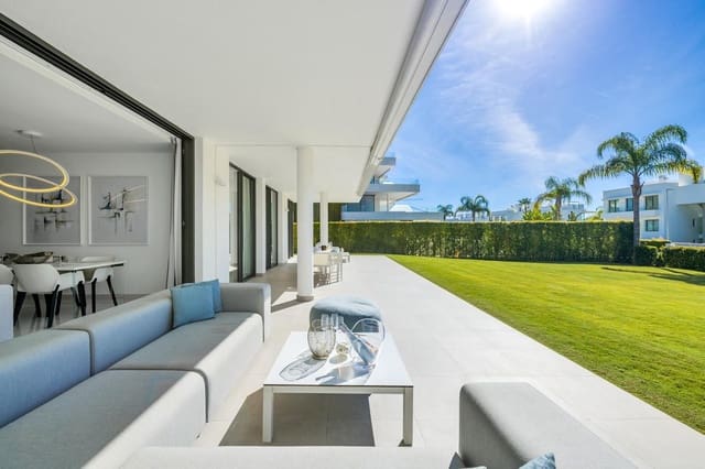 3 chambre Appartement à vendre à Estepona avec piscine garage - 1 200 000 € (Ref: 10101311)
