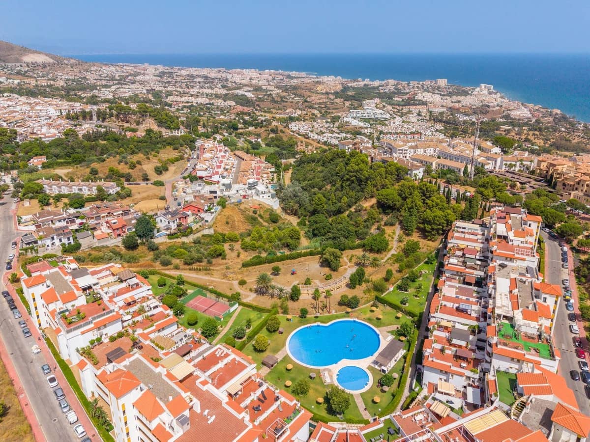 2 slaapkamer Appartement te koop in Benalmadena met zwembad garage - € 390.000 (Ref: 10101313)