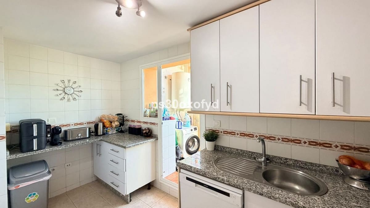 3 makuuhuone Huoneisto myytävänä paikassa Bahia de Casares mukana uima-altaan 
autotalli - 335 000 € (Ref: 10101314)