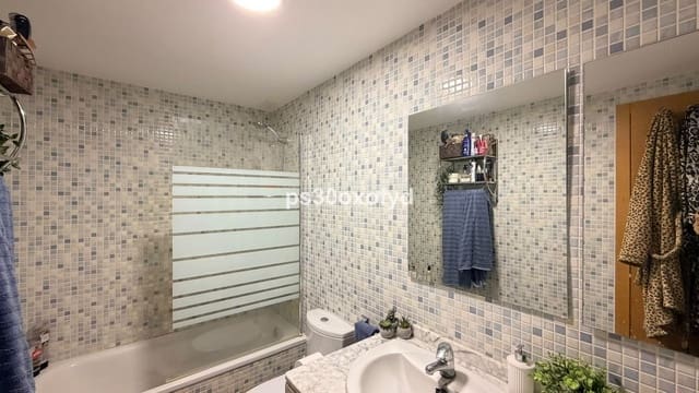 3 makuuhuone Huoneisto myytävänä paikassa Bahia de Casares, Casares mukana uima-altaan 
autotalli - 335 000 € (Ref: 10101314)