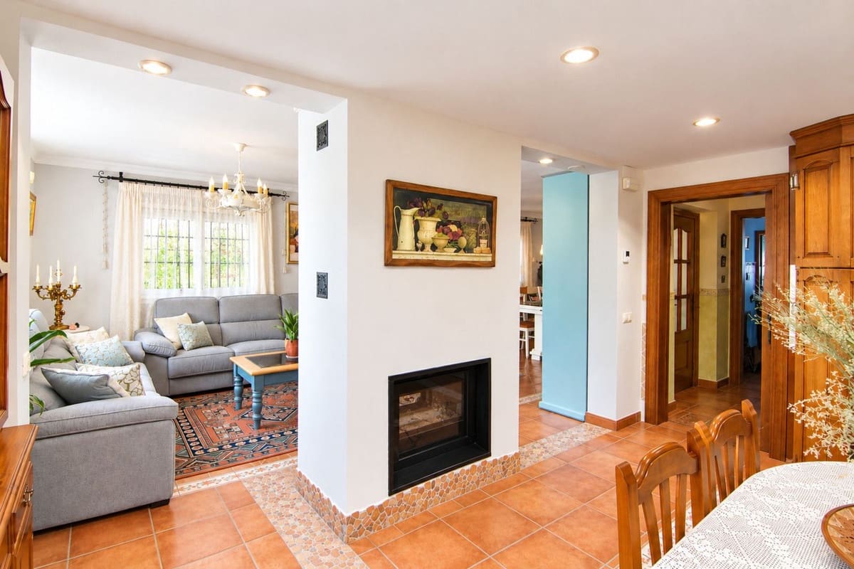 4 Zimmer Villa zu verkaufen in Coin mit Pool Garage - 795.000 € (Ref: 10101318)