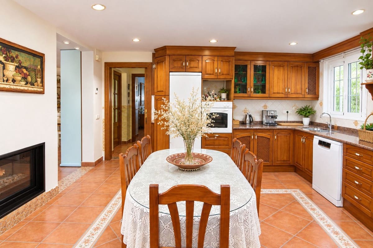 4 Zimmer Villa zu verkaufen in Coin mit Pool Garage - 795.000 € (Ref: 10101318)