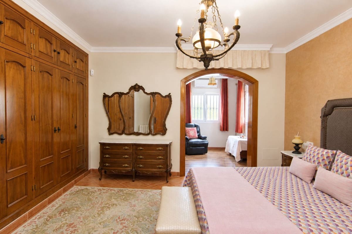 4 Zimmer Villa zu verkaufen in Coin mit Pool Garage - 795.000 € (Ref: 10101318)
