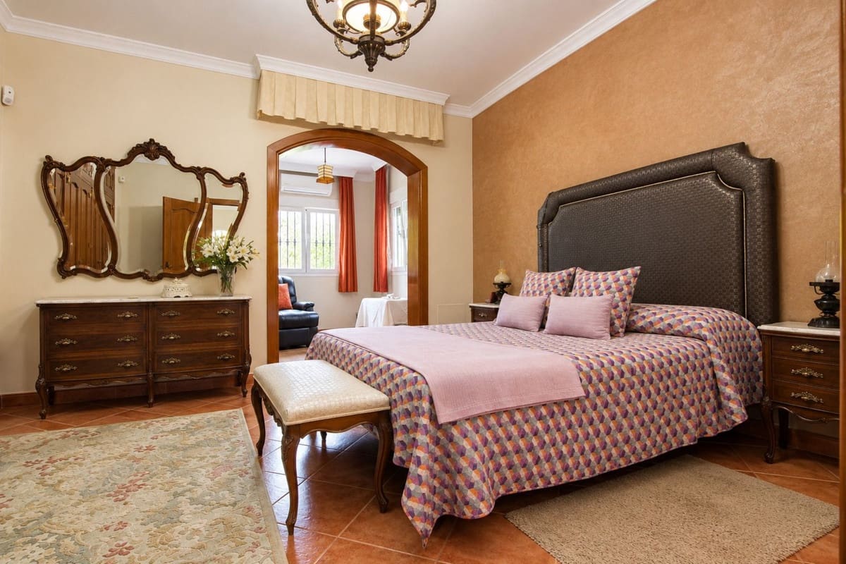 4 Zimmer Villa zu verkaufen in Coin mit Pool Garage - 795.000 € (Ref: 10101318)