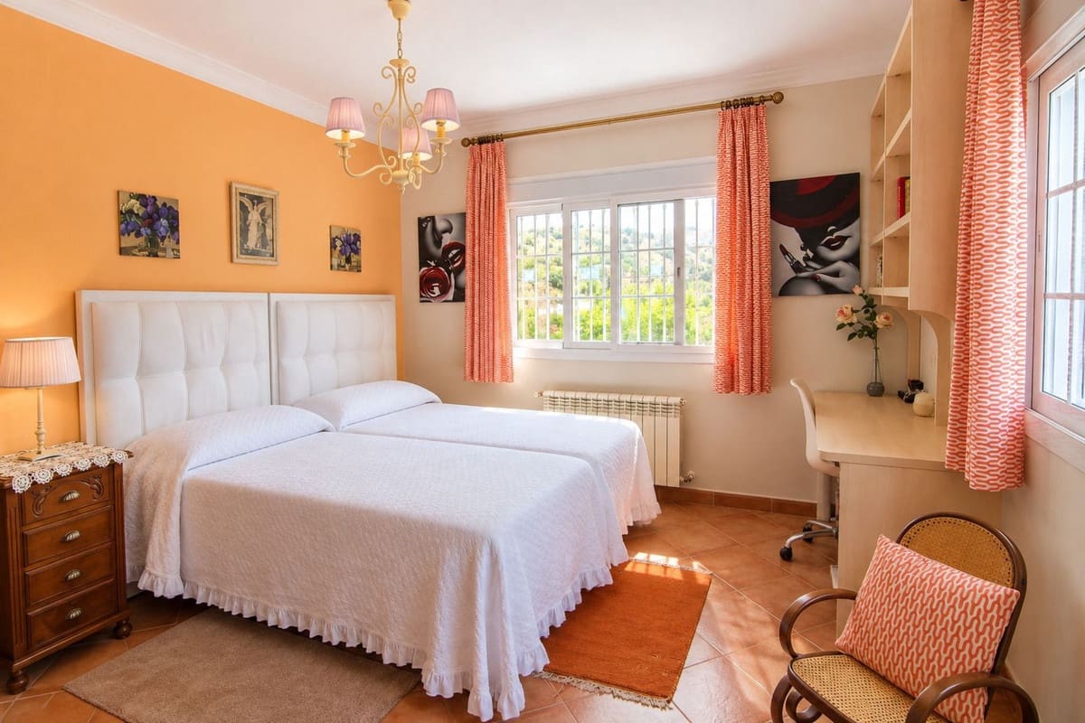 4 Zimmer Villa zu verkaufen in Coin mit Pool Garage - 795.000 € (Ref: 10101318)