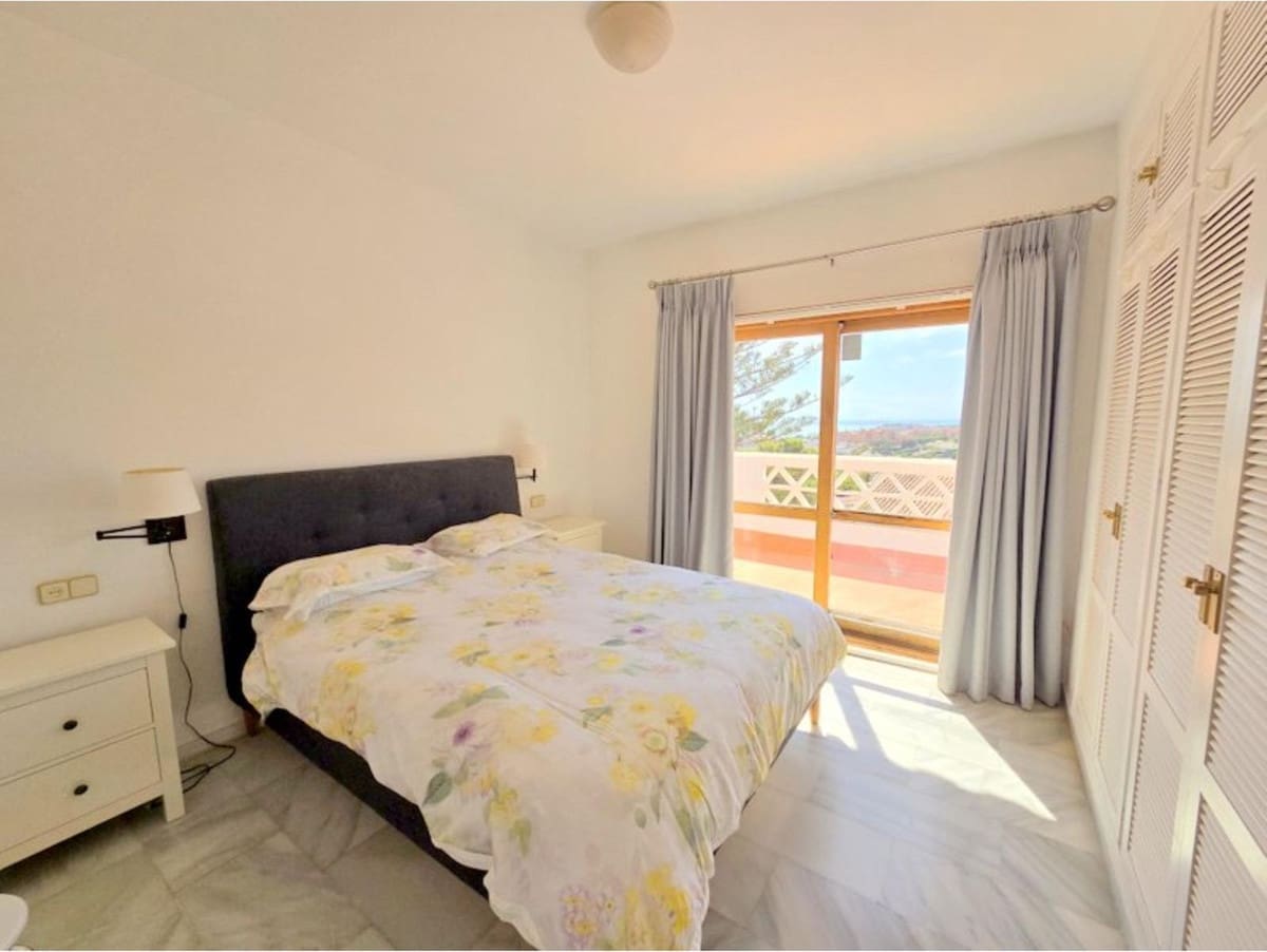 3 soverom Hus til salgs i La Duquesa / Puerto de la Duquesa med svømmebasseng - € 549 000 (Ref: 10101320)